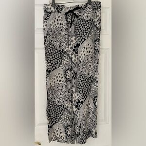 Ann Taylor LOFT BLK/WHT PAISLEY Side Pkts PULL-ON CROPPED Wide Leg Pants Sz 8